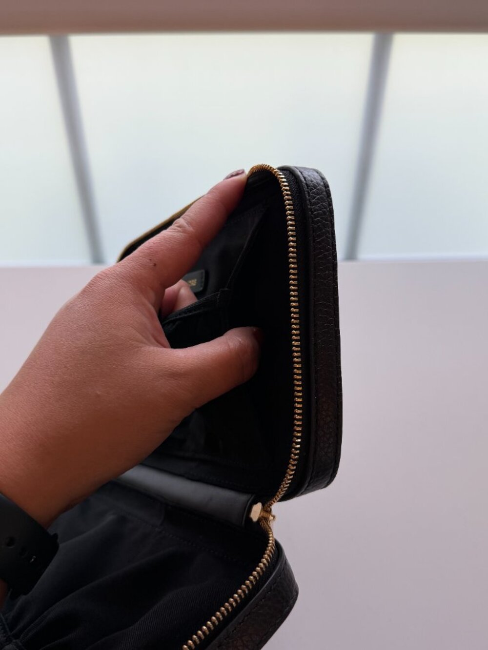 Michael Kors Black Pebbled Leather Tech Organizer - TRAVEL READY! - Picture 3 of 5
